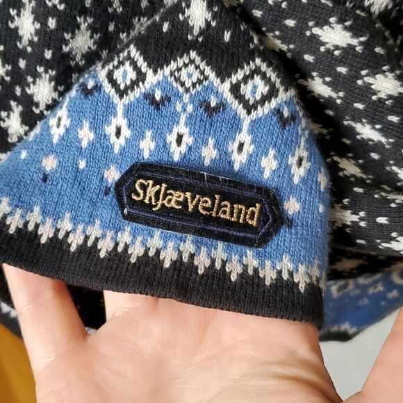 Skjaeveland | Cotton Sweater  - Picture 4 of 5